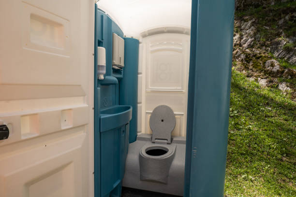 Best Portable restroom trailer rental  in Lake Summerset, IL
